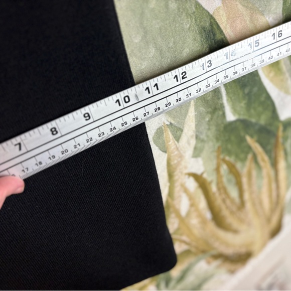 ST JOHN Basics Black Wide Leg Pants 🌵12 - Picture 8 of 9